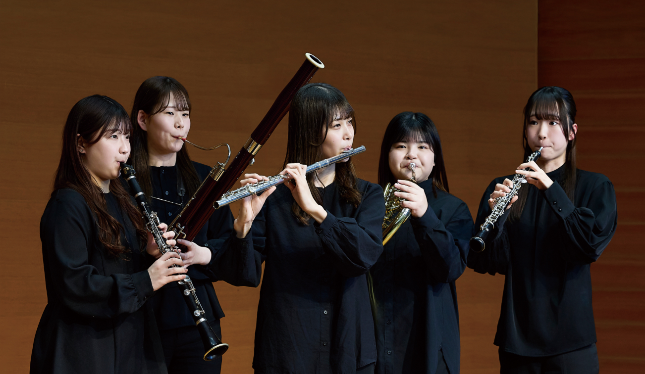 演奏が行われている様子の写真