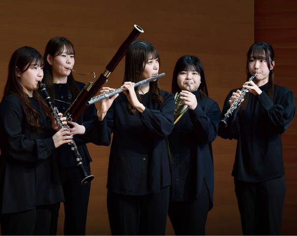 演奏が行われている様子の写真