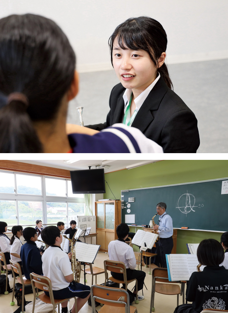 ピアノを囲んで発声や歌唱の指導が行われている様子の写真 授業中の写真