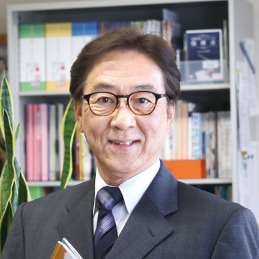 三宅 康一 教授の写真