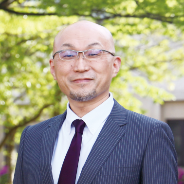 新名 俊樹 教授の写真